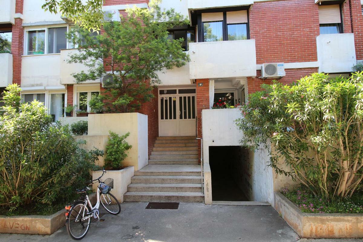 apartman Legacy Apartment Zadar Bagian luar foto